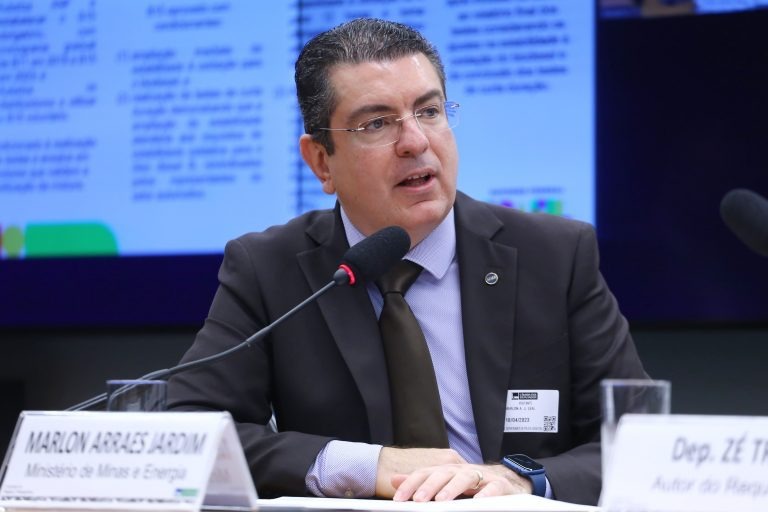 Aumento do teor de biodiesel ao diesel é criticado pelo setor de transportes